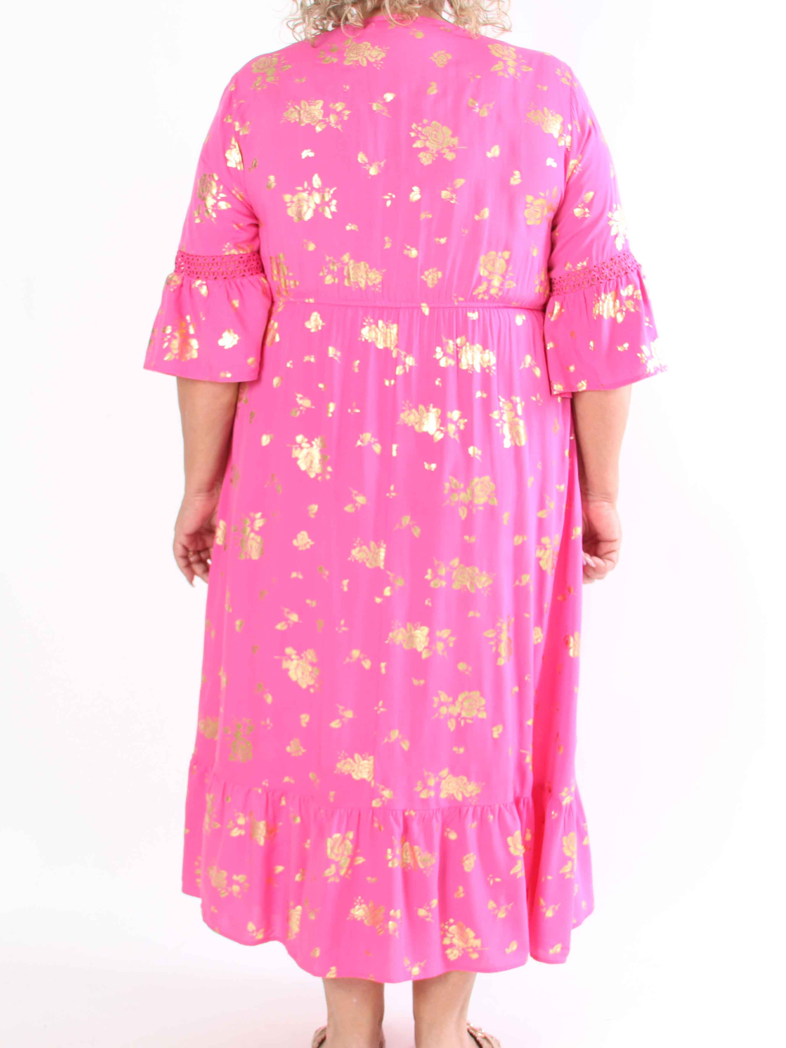 Pernilla - Kjole med guld blomster og broderinger